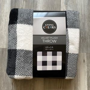 Velvet Plush 4 x 5 Throw Gray & White